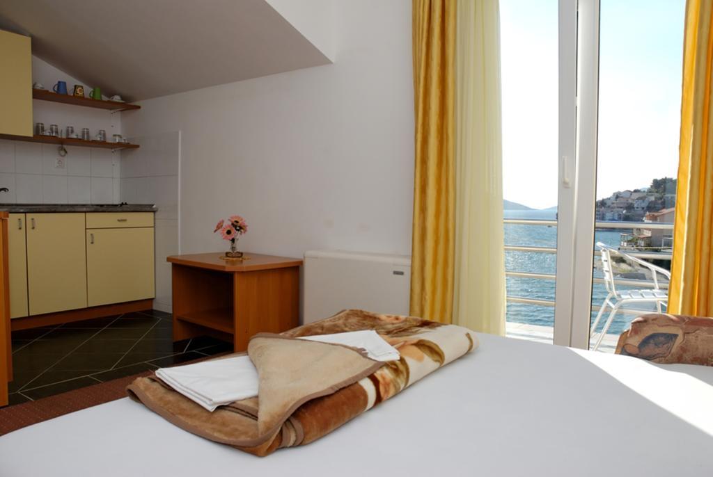 נאום Villa Obad Guest House מראה חיצוני תמונה