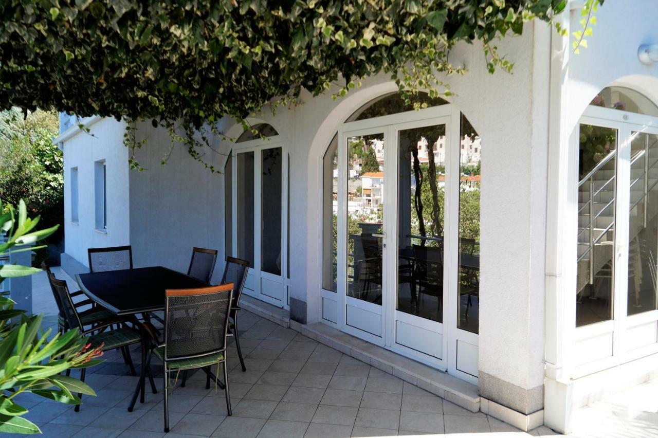 נאום Villa Obad Guest House מראה חיצוני תמונה